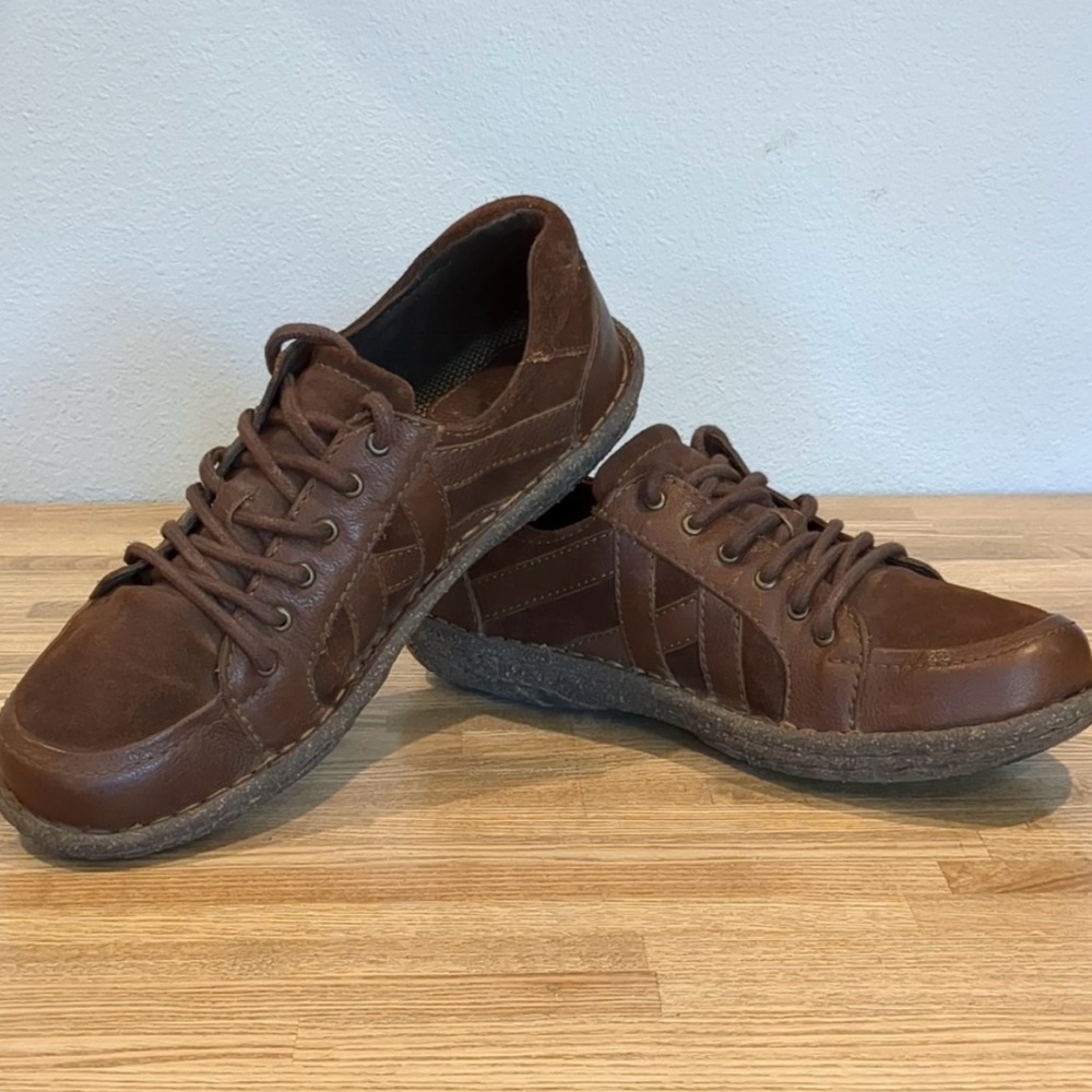Born Lace Up Shoes - Picture 2 of 10